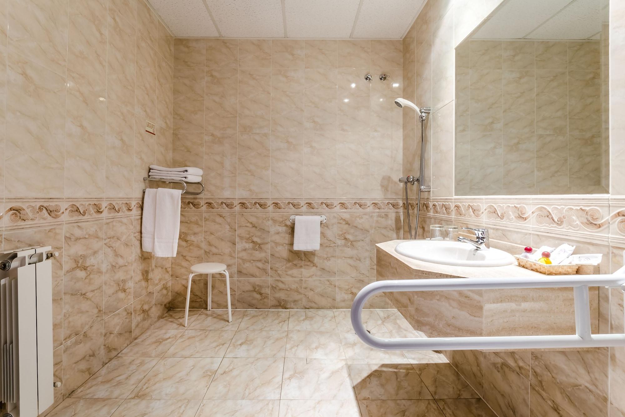 Roma Aurea Hotel Talavera de la Reina Bagian luar foto