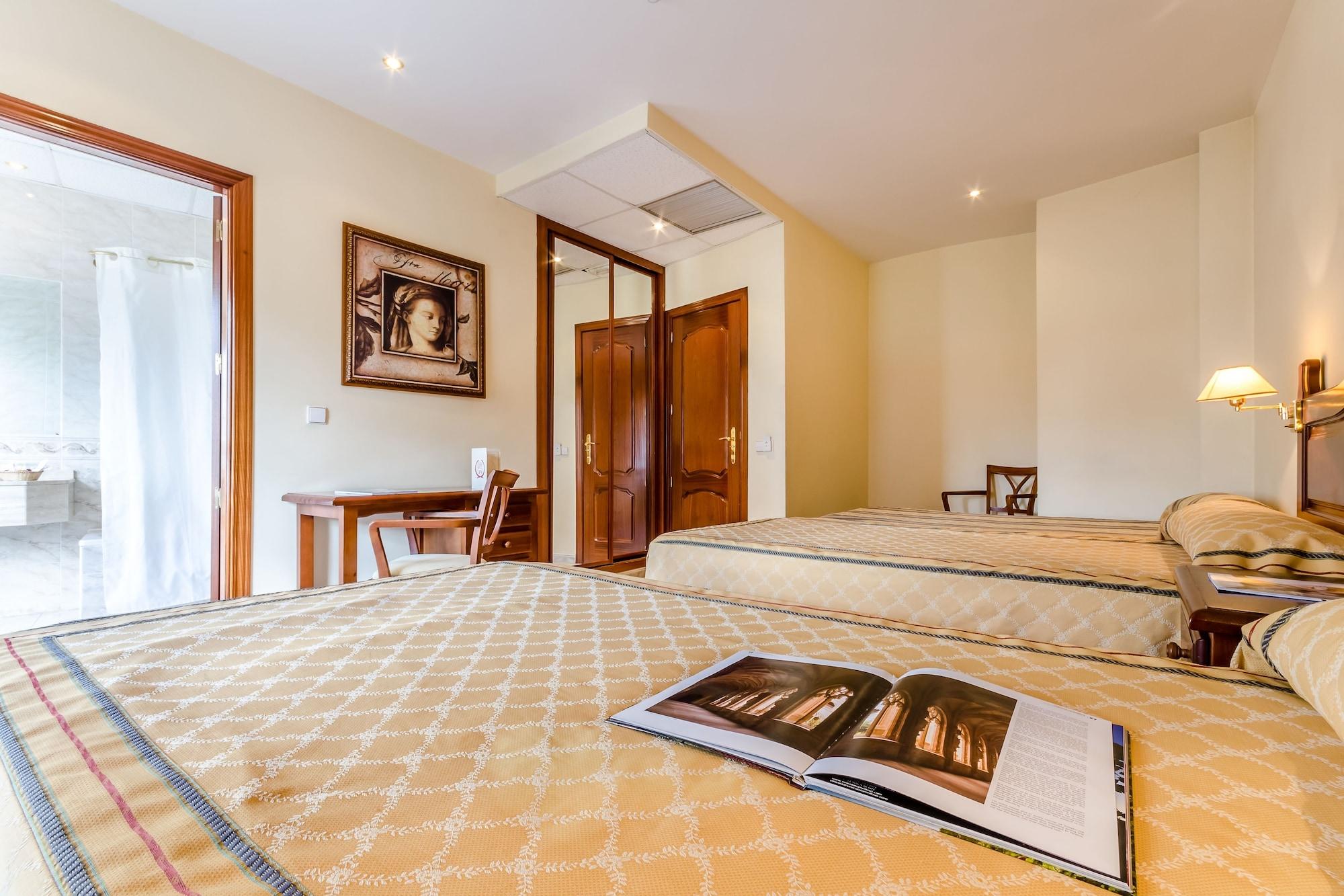 Roma Aurea Hotel Talavera de la Reina Bagian luar foto
